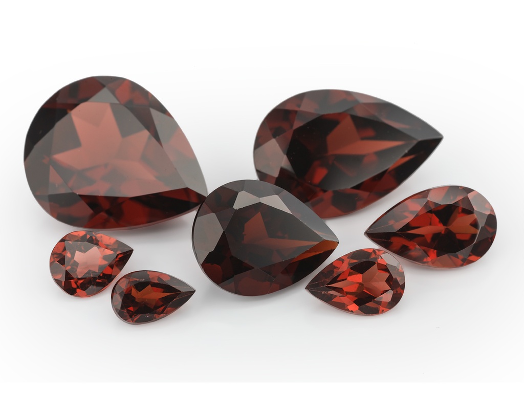 Almandine Garnet 4x3mm Pear Shaped 