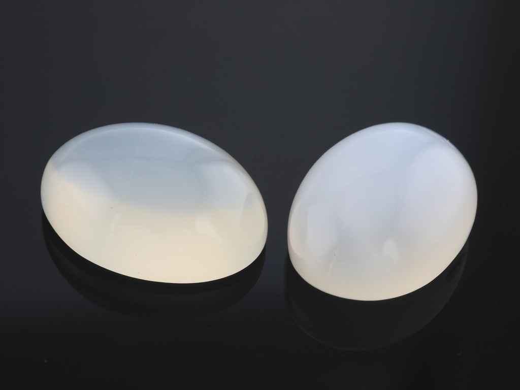 White Moonstone 14x10mm Oval Cabochon