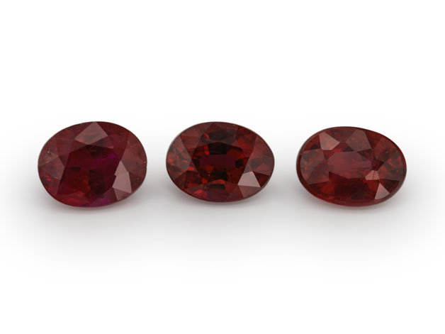 Ruby 4x3mm+/- Oval Dark Red