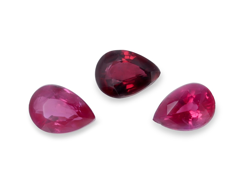 Ruby 3.5x2.5mm+/- Pear Shape