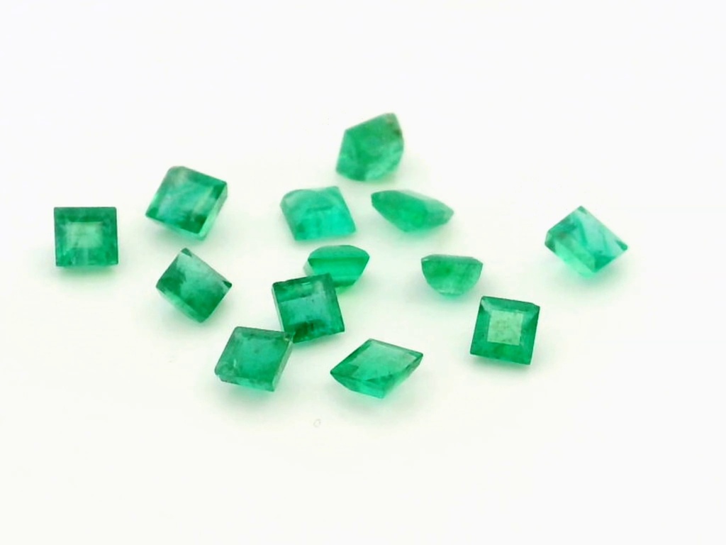 Emerald 2.75mm Carre Cut