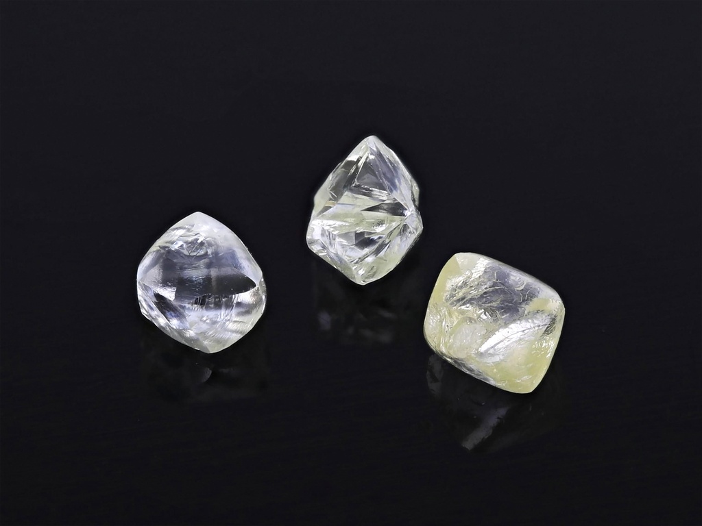 Diamond Crystals 2.5-3mm +/- set of 3