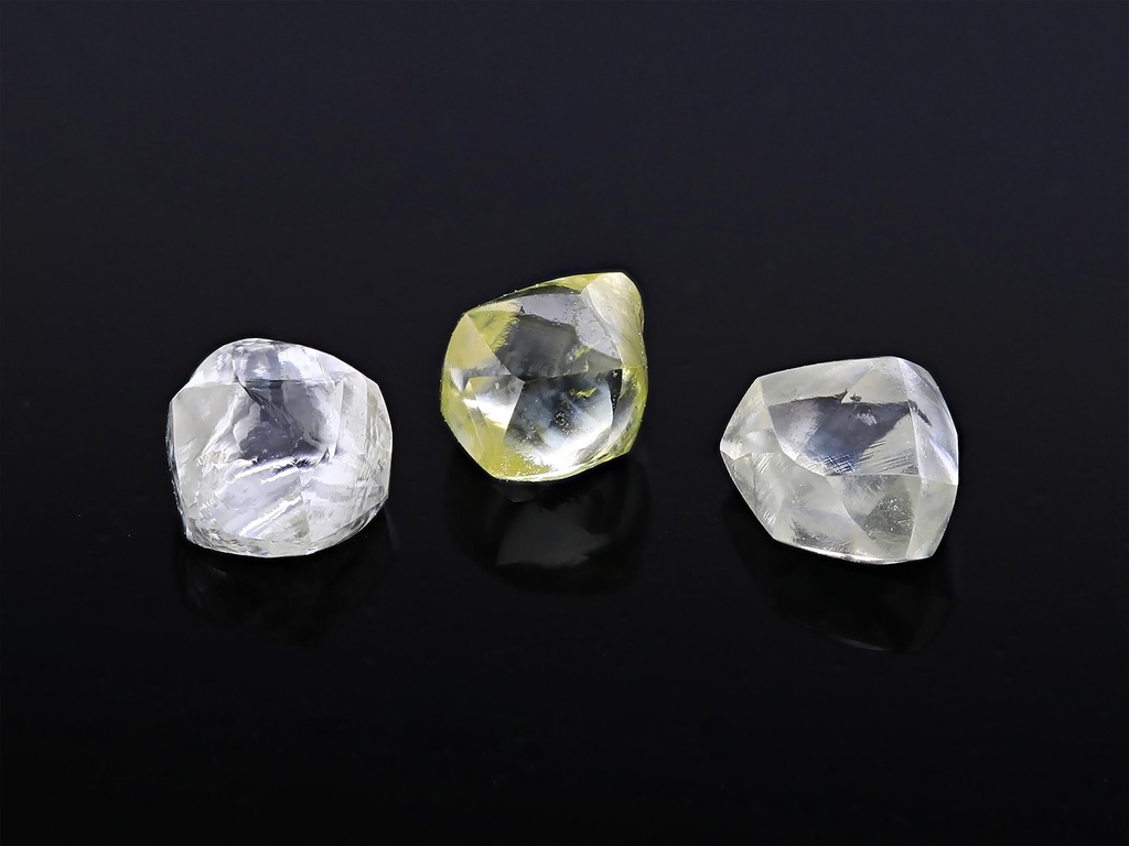 Diamond Crystals 2.5-3mm +/- set of 3