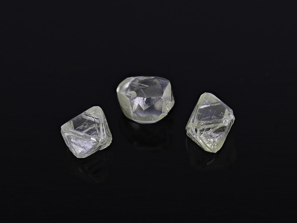 Diamond Crystals 2.5-3mm +/- set of 3