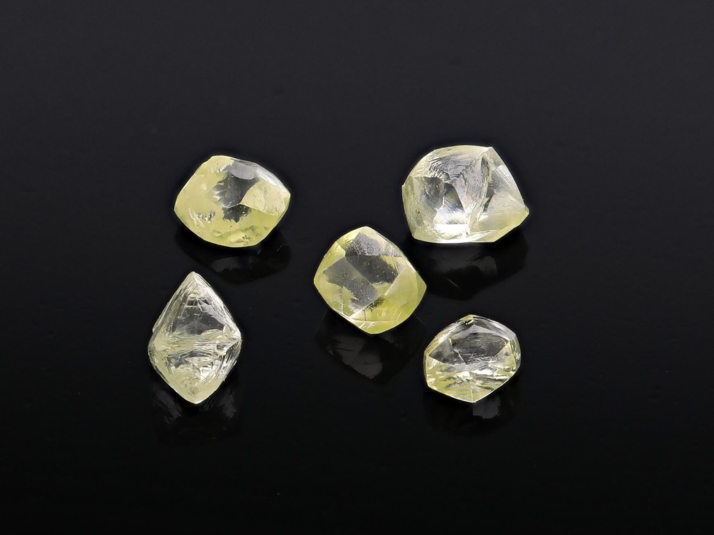 Diamond Crystals 2.5-3mm +/- set of 5