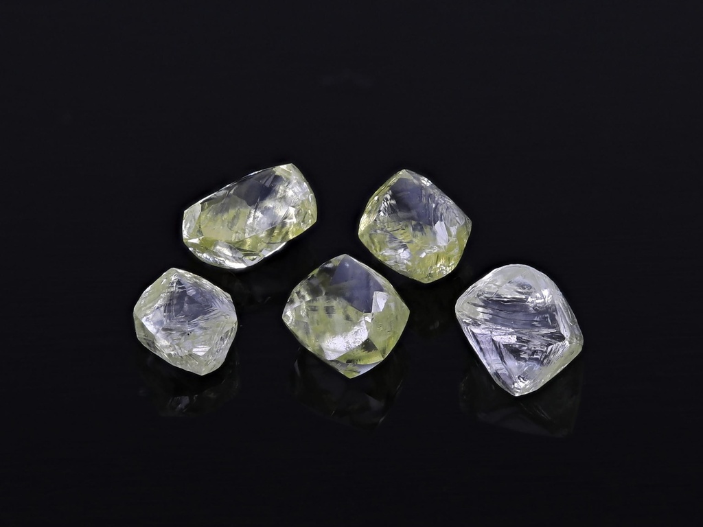 Diamond Crystals 2.5-3mm +/- set of 5