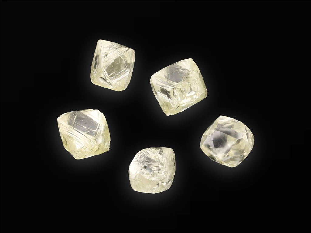 Diamond Crystals 2.5-3mm +/- set of 5